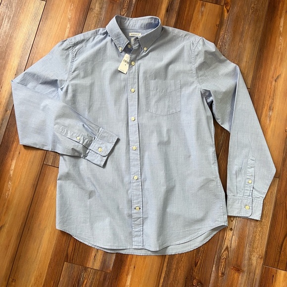 GAP Standard Fit Light Blue Button-Down Shirt – Men’s Medium - Picture 3 of 4
